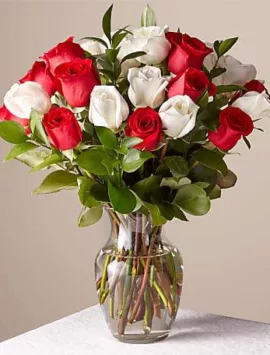 Deluxe Nutcracker Rose Bouquet with Vase